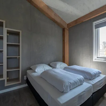 Garnekuul 7 In Quiet Park In