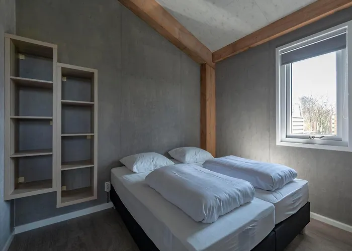 Garnekuul 7 In Quiet Park In